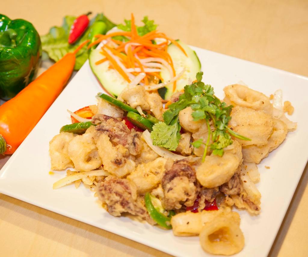 R10. Salted Pepper Squid · Salted crispy squid with red bell pepper serve with steam rice.