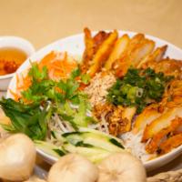 V7. Bun Ga Nuong Xa · Lemongrass chicken served with vermicelli dish.