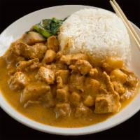 39. Curry Chicken on Rice Singapore Style Plate · Hot and spicy.