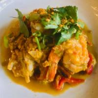 Pad Phong Karee  · Popular dish in Thailand, Shrimp sauteed with egg, curry powder, bell pepper, scallion, onio...