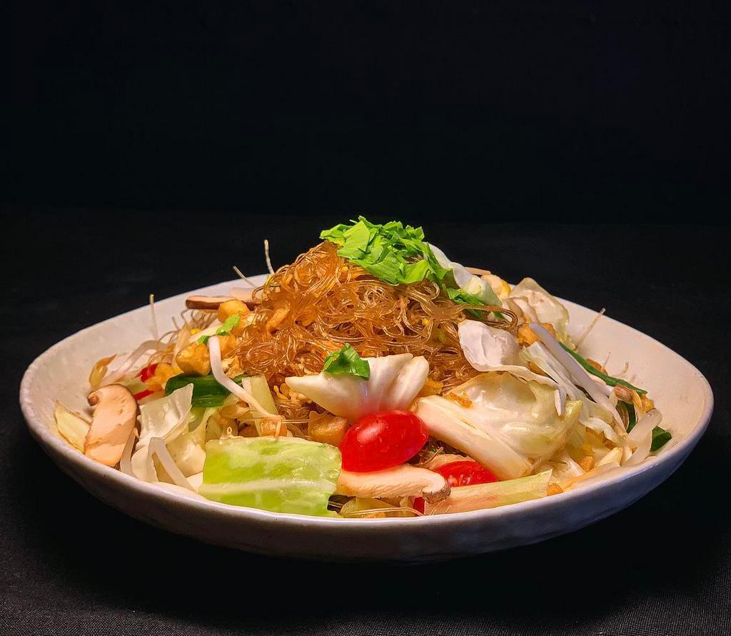 Pad Woonsen  · Stir-fried glass noodles , shiitake mushroom, cabbage, Asian celery, egg, tofu crouton, tomato, scallion, bean sprout
