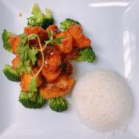 2W. Orange Chicken-ga cam · Crispy chicken tossed in a savory orange sauce. Served with white rice and broccoli.