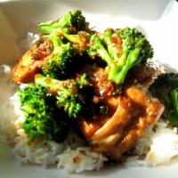 chicken with  Broccoli  · Come with white rice 
