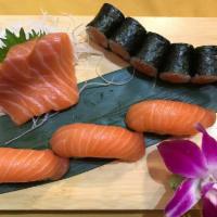 Salmon Lovers · 3 pieces of sashimi, 3 pieces of sushi and a salmon roll.