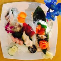 Sashimi Dinner · 15 pieces of assorted fish.