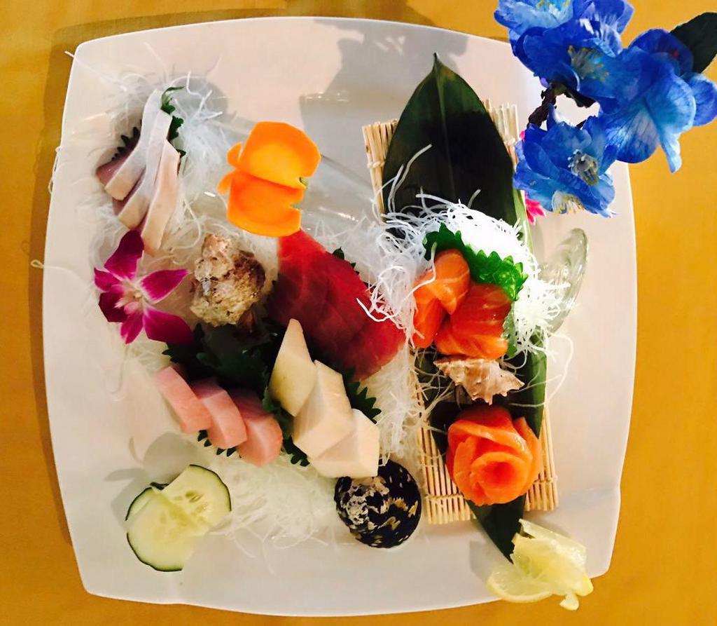 Sashimi Dinner · 15 pieces of assorted fish.