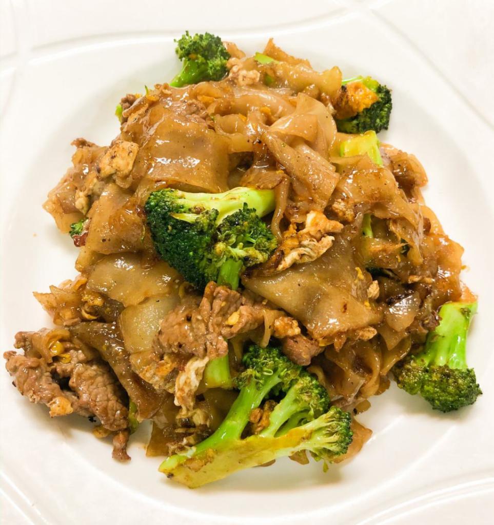 Pad See Ew  · Sauteed flat rice noodles with chicken or beef with egg and broccoli in sweet brown sauce (gluten free available).
