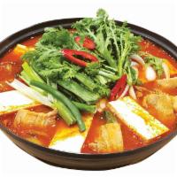 4_8. Pork Belly Kimchi Stew · Pork Belly Kimchi Stew
돼지 삼겹살 김치 전골
猪肚泡菜炖肉