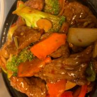 87. Hunan Beef · Spicy with chili, carrot, snow peas, baby corn and broccoli.