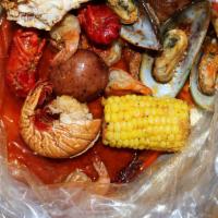 Seafood Combo Set B · Shrimp (no head)(1lb), green mussel(1lb), crawfish(1lb), 3 corns, 3 potatoes, 3 sausages, br...