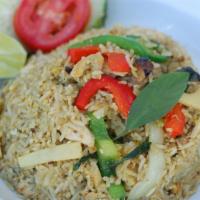 F5. Spicy Green Fried Rice · Egg, bamboo shoot, basil, purple eggplant, onion and green curry paste.