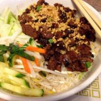 V39. Grilled Meat Vermicelli · Thit nuong. Chon: ga,  heo, bo. A choice of: chicken, pork, or beef.