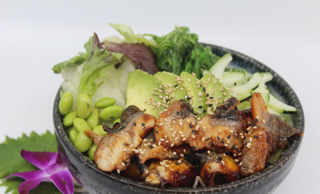  Broiled Eel Poké Bowl · Choice of protein with rice base, pickled cucumber, avocado, edamame, green leaf lettuce and seaweed salad.