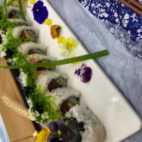 S8. Wyman Roll · 8 pieces. Tuna, avocado and fresh salmon with fish carviar, seaweed salad, tempura chunry, s...