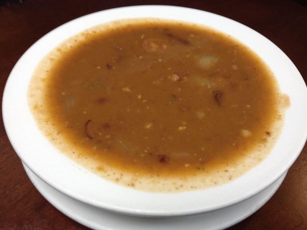 Potaje de Colorados Miercoles Special · Red beans stew.
