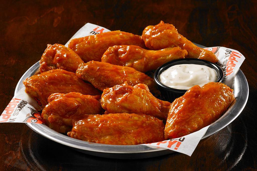 Hooters · Sports Bars · Chicken Wings · Lunch · Dinner · American · Wings
