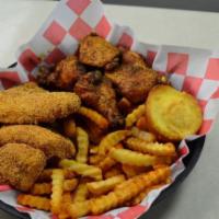 NOLA Special · 5 Pc Creole Fried Jumbo Wings
2 Fish Fillets
Seasoned Fries or Dirty Rice
Cornbread Muffin