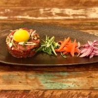Steak Tartare · comes with homemade potato chips