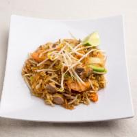 Pad Woon Sen · Clear noodles with celery, egg, onion, tomatoes scallions and bean sprout.