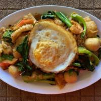 83.Mika Tang · Stir-Fry Big Noodle with Seafood and Fried Egg
