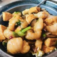 Fish Fillet Tofu Claypot 红烧斑腩豆腐煲 · fish fillet braised with tofu in claypot  