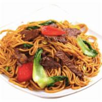 Beef Chow Mein牛肉炒面 · sauteed beef stir-fried with chow mein  