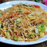 Singapore Fried Rice Noodles 星洲炒米粉 · beef, chicken, pork, shrimp, and eggs with noodles 