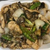 Moo Goo Gai Pan · Stir fried chicken with a mushroom, snow peas in a white sauce. White meat.