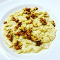 Giocchi al gorgonzola, pere e noci VEG · Handmade potato gnocchi - pear- walnuts-  gorgonzola sauce