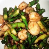 11. Sauteed Scallop and Asparagus with Special XO Sauce · Spicy.