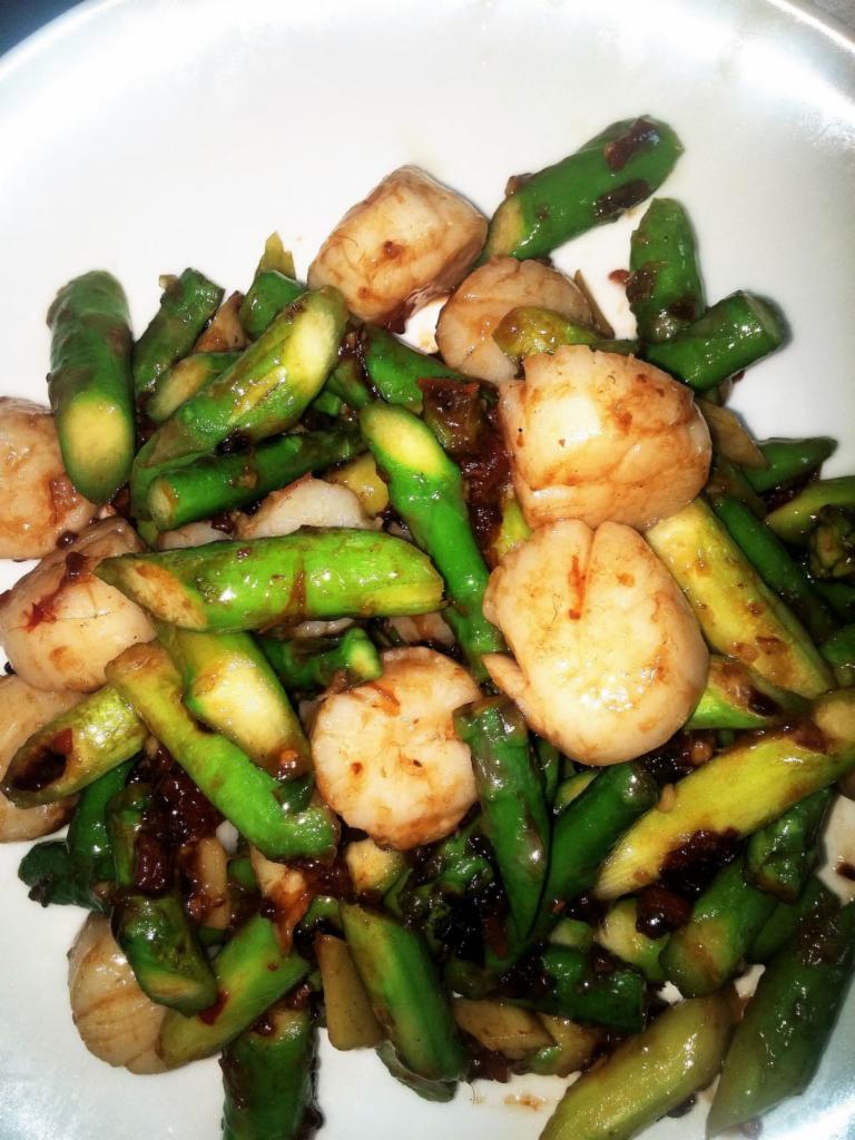 6. Sauteed Scallop and Asparagus with Special XO Sauce · Spicy.