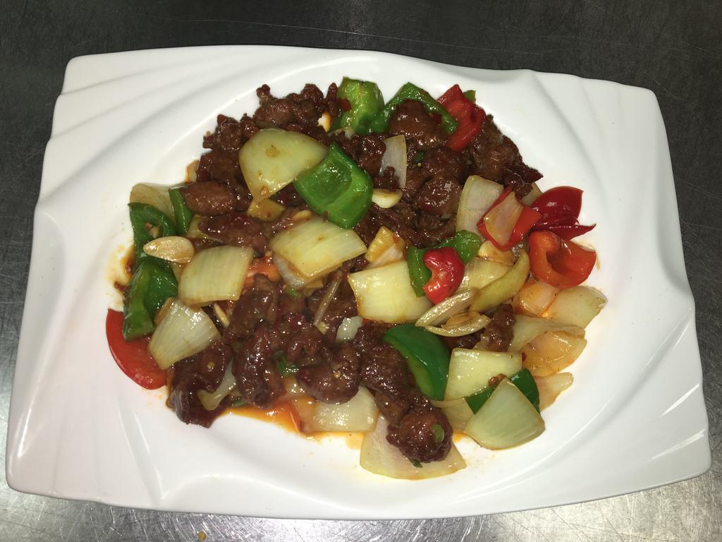 F6. Quick Fried Shredded Lamb with Pepper, Celery and Onion 羊肉小炒 · Spicy.