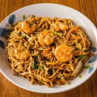Chow Mein · Egg Noodle, shrimp, cabbage, carrot, bean sprout, yellow onion, and green onion