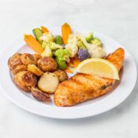 SALMONE GRIGLIATO · Wild Scottich Salmon with “Bottarga”, Served with
Roasted Potatoes and Seasonal Vegetables