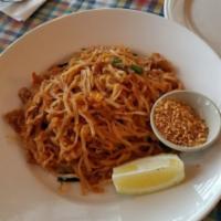18. Racha Pad Thai Dinner · Small rice noodle stir fried with bean sprout, green onion, garlic, egg and pad Thai sauce s...