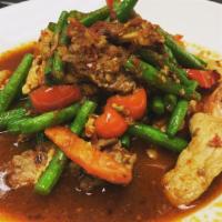 34. Pad Prik Khing Dinner · Stir fried prik khing curry paste with red bell pepper, string bean and garlic. Medium spicy.