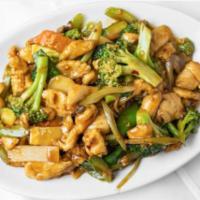 34. Hunan Chicken · Broccoli, mushroom, bell pepper, corn,  carrot etc. and savory brown sauce. Spicy.