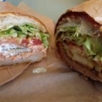 Kelly Kapowski Sandwich · Avocado, fried chicken, honey mustard and pepper jack. Served with dirty sauce, lettuce and ...