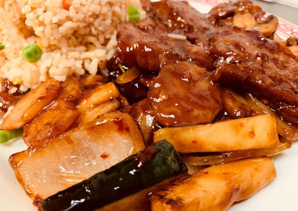 Beef with Hot Garlic Sauce · Served with choice of rice and an eggroll. Spicy.