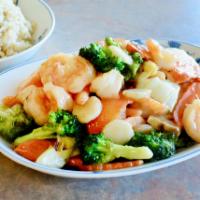 604. Shrimp with Vegetables · Shrimp with broccoli, Chinese cabbage, carrots, mushrooms, baby corn, snow peas and water ch...