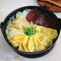 3 Delicacies in Casserole（三鲜砂锅） · 白菜，粉丝，蛋饺，咸肉，肉皮