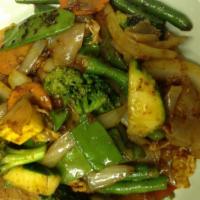 N3. Drunken Noodles · Stir fried flat rice noodles with egg, green beans, carrots, onions, bell peppers, baby corn...