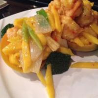 Mango Shrimp · Steamed mixed vegetables, fish mango, bell pepper, snow peas, onion, baby corn and asparagus.