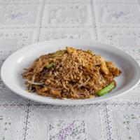D17. Pad Thai · Stir-fried rice noodle with egg, bean sprouts and green onion. Sprinkled with roasted peanut.