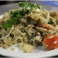 FR1. House Fried Rice · Rice stir-fried with egg, tomato, white onion, and green onion.