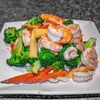 Jumbo Shrimp with Broccoli  · 