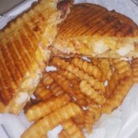 Cool Bird Melt  · Grilled chicken ,bacon, cheddar Jack cheese and ranch dressing, grilled golden brown served ...