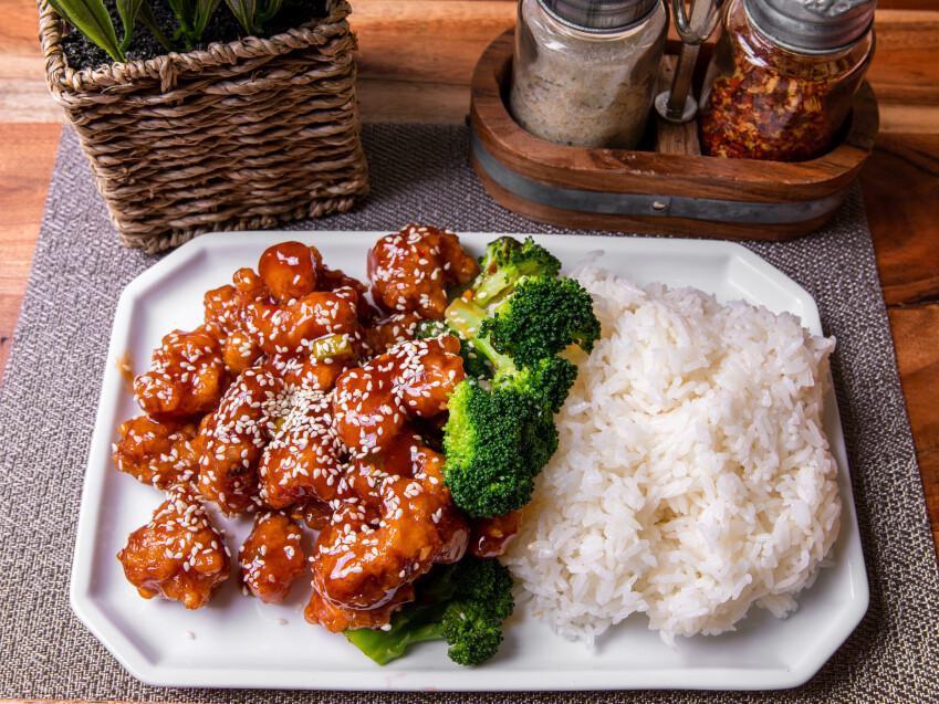 149. General Tso's Chicken · Chicken deep-fried with sweet and spicy sauce. Hot and spicy.