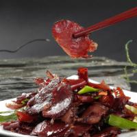 D3大蒜干椒炒腊牛肉Stir-Fried Smoked Beef with Garlic and Pepper · 