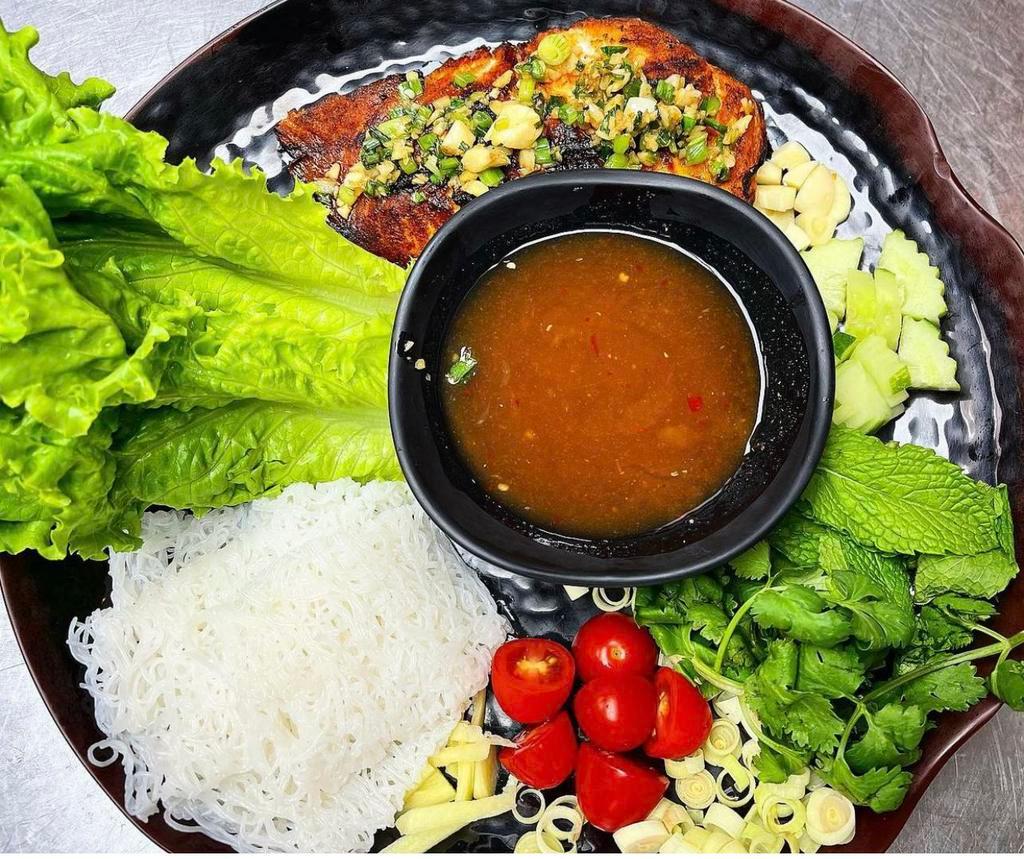 Vientiane Bistro · Soup · Laotian · Asian · Thai · Noodles · Salads